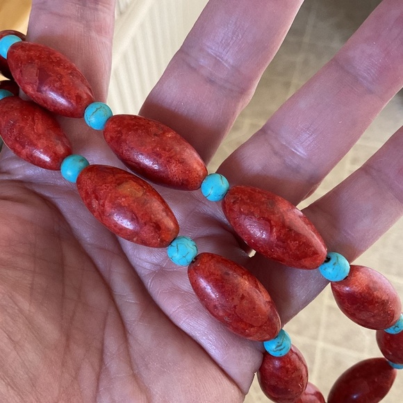 NWOT GENUINE CORAL BLUE TURQUOISE BEDS NECKLACE - Picture 2 of 9
